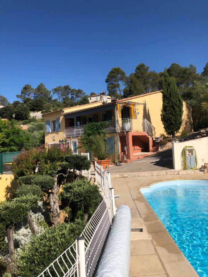 Appartement Dans La Colline Belgentier Exterior foto