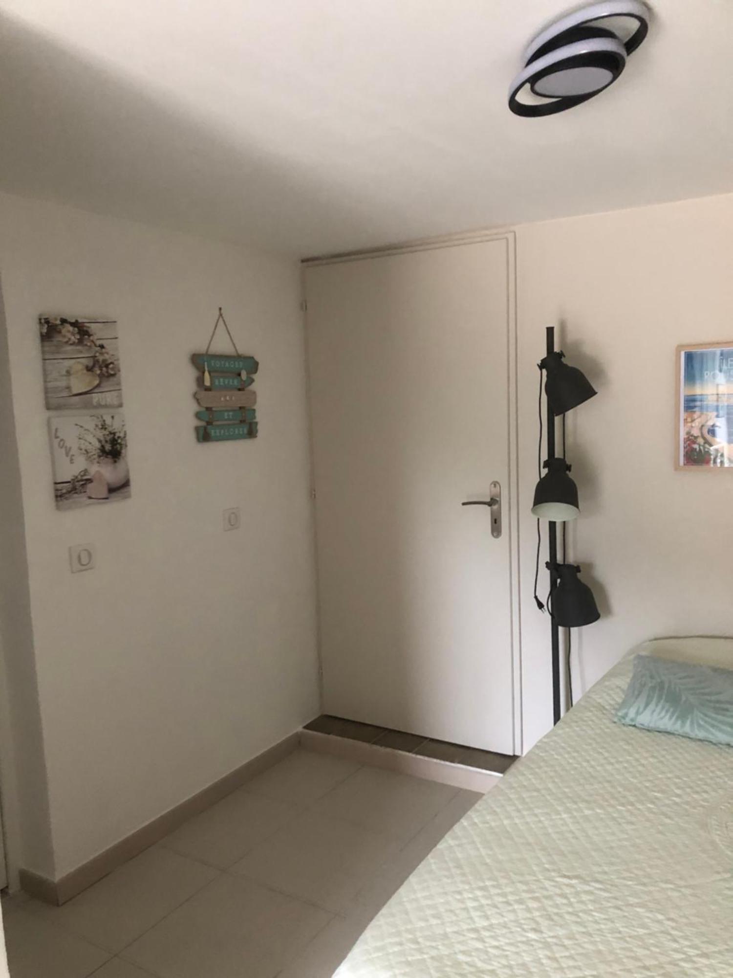 Appartement Dans La Colline Belgentier Exterior foto